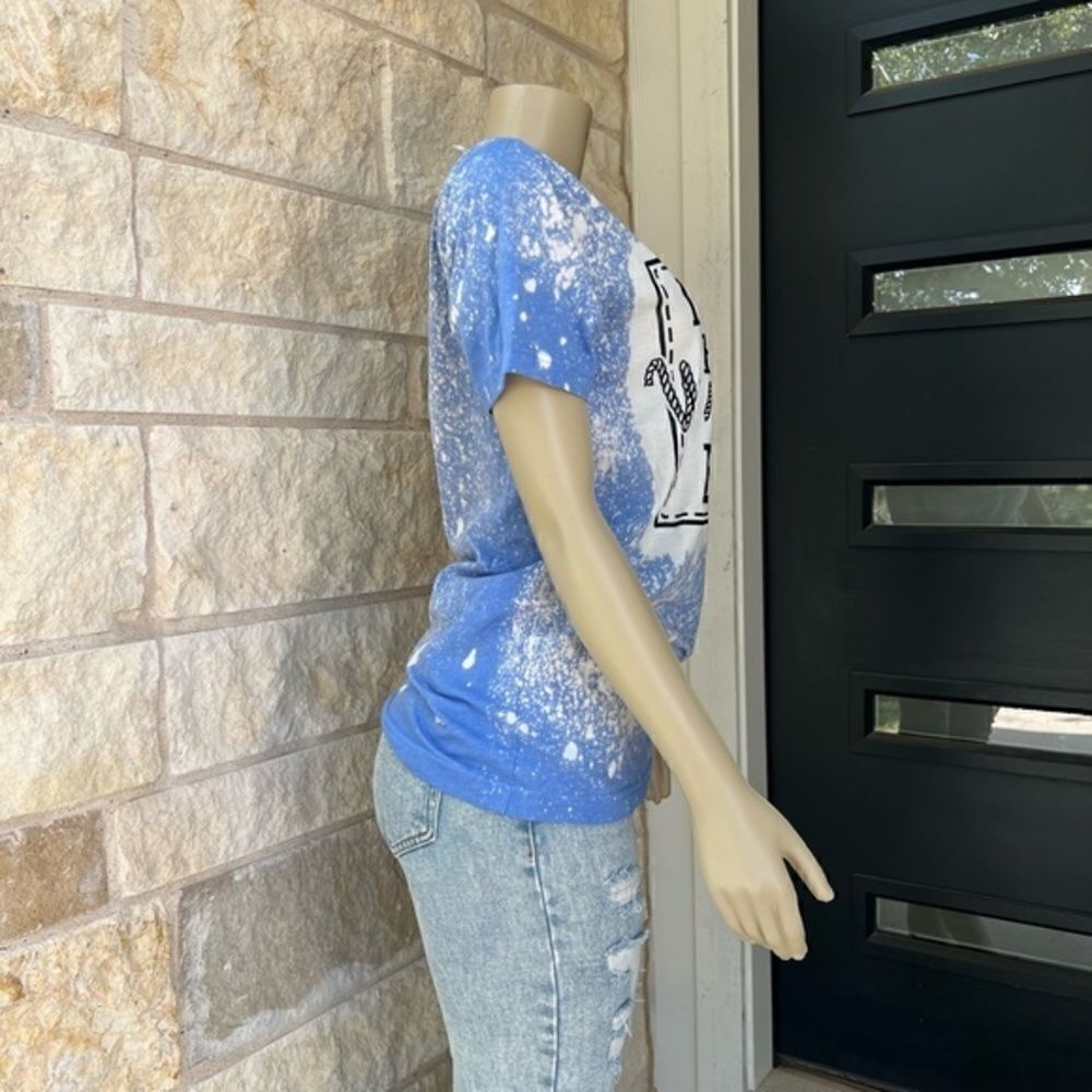 Women's Western Wrangler Quote Bleached/Distressed Graphic Tee Size Medium - Picture 5 of 9